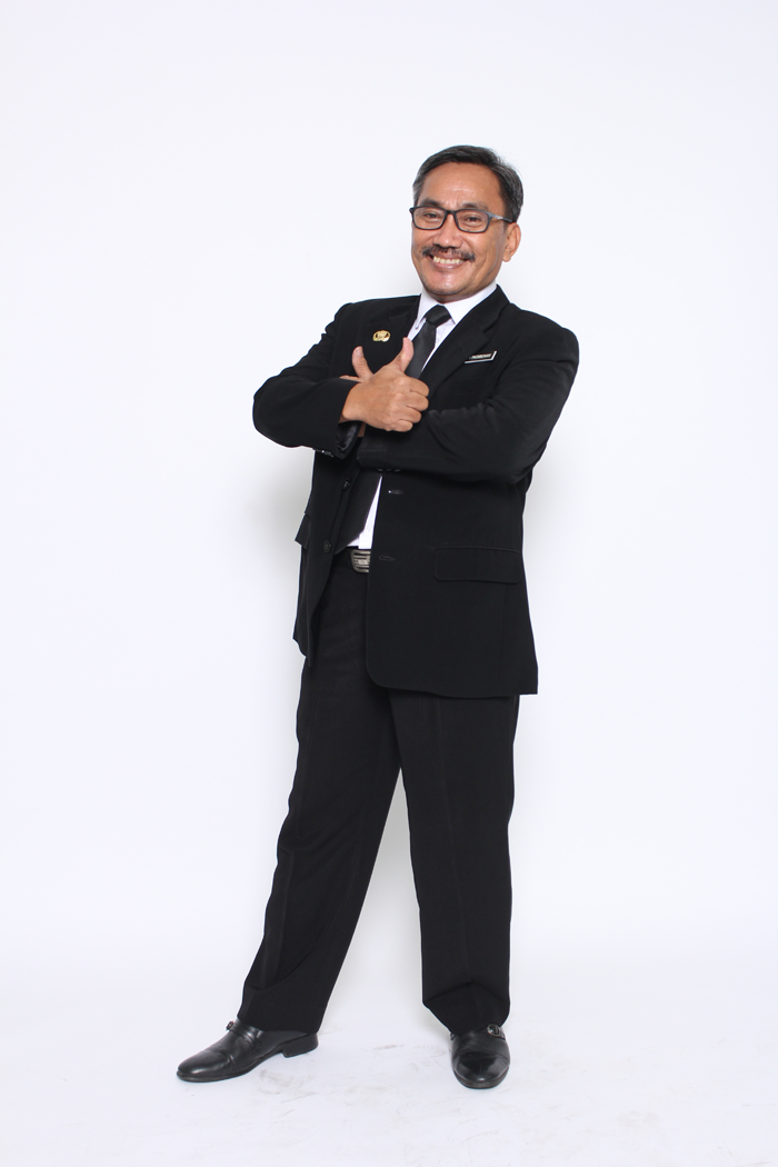 Eddy Paembonan, S.Pd. - Matematika